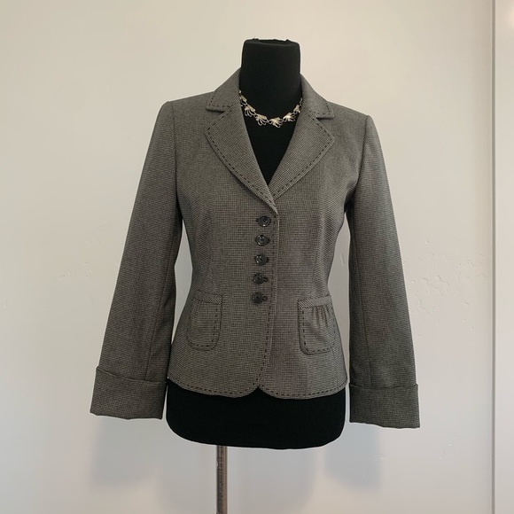 Semantiks Jackets & Blazers - Adorable fitted houndstooth blazer